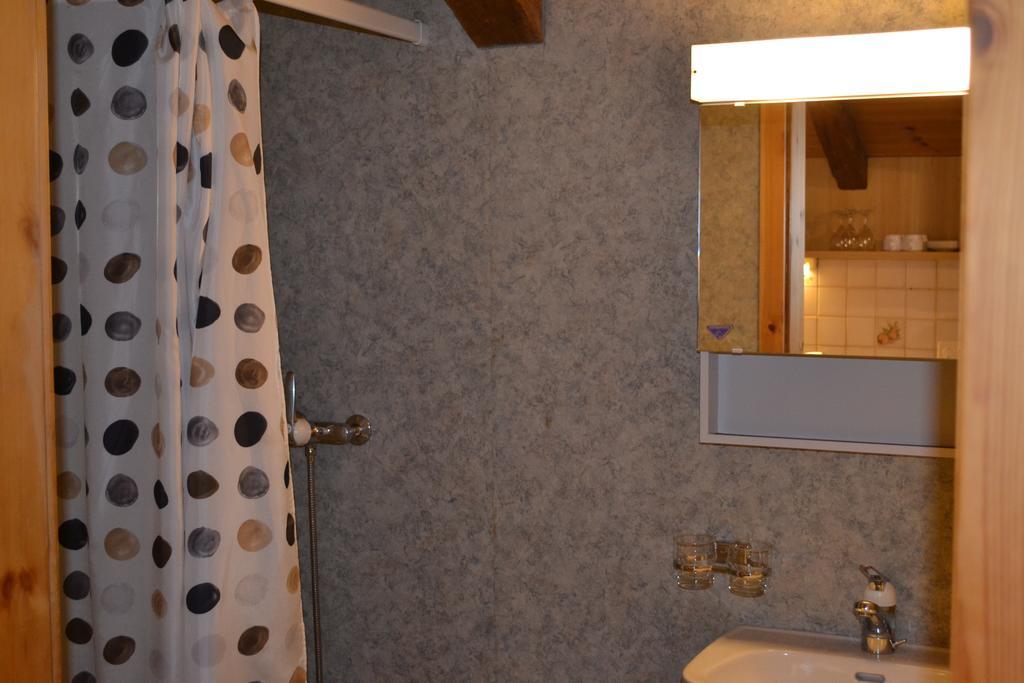 B&B Chasa Arfusch Ardez Kamer foto