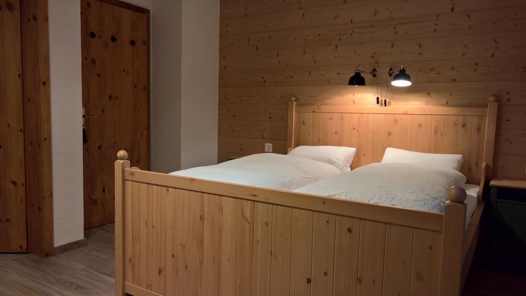 B&B Chasa Arfusch Ardez Buitenkant foto