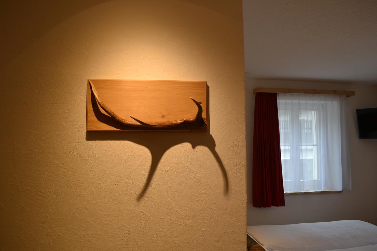 B&B Chasa Arfusch Ardez Buitenkant foto