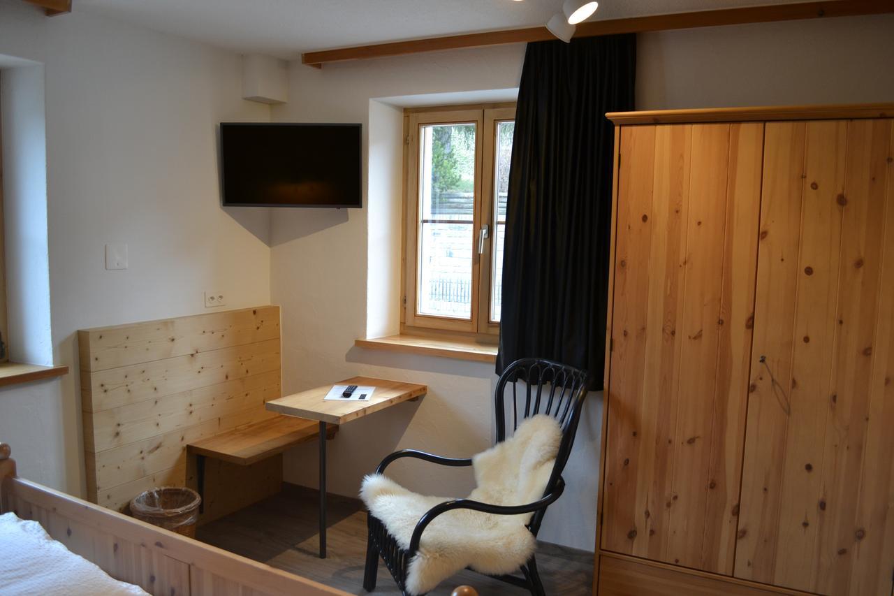 B&B Chasa Arfusch Ardez Buitenkant foto
